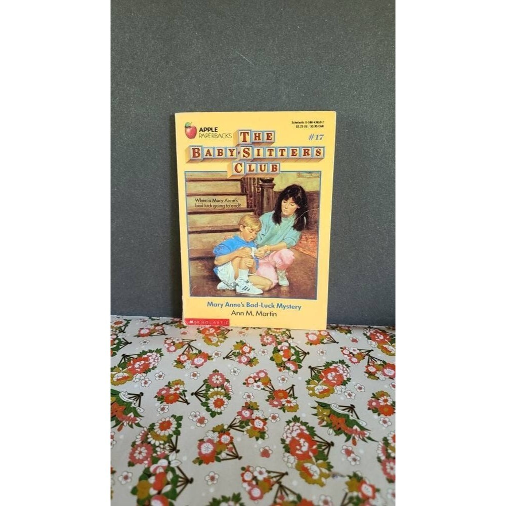 The Baby-Sitters Club #17 Mary Annes Bad-Luck Mystery